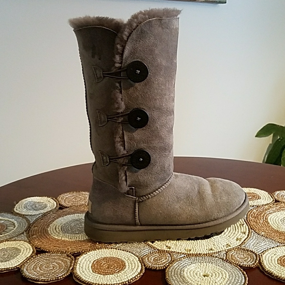 Authentic high fit uggs